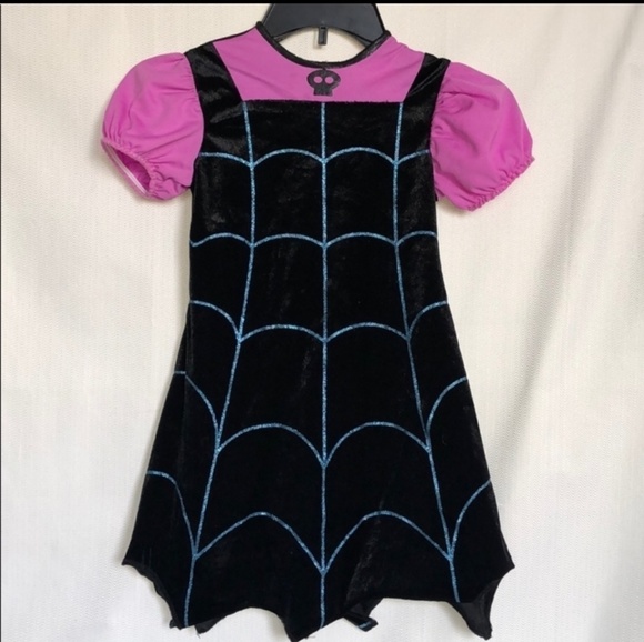 Vampirina Costume - Picture 5 of 5